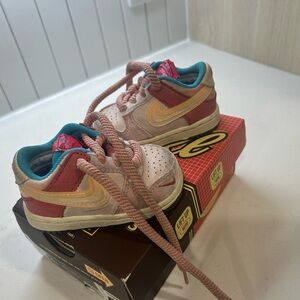 Strawberry milkshake dunks